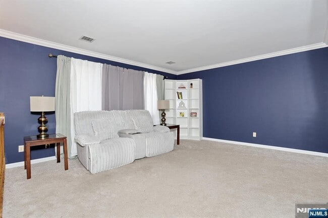 Photo - 173 Willowdale Ave