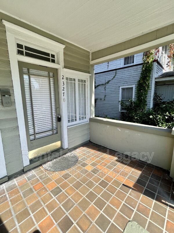 Photo - 2327 College St