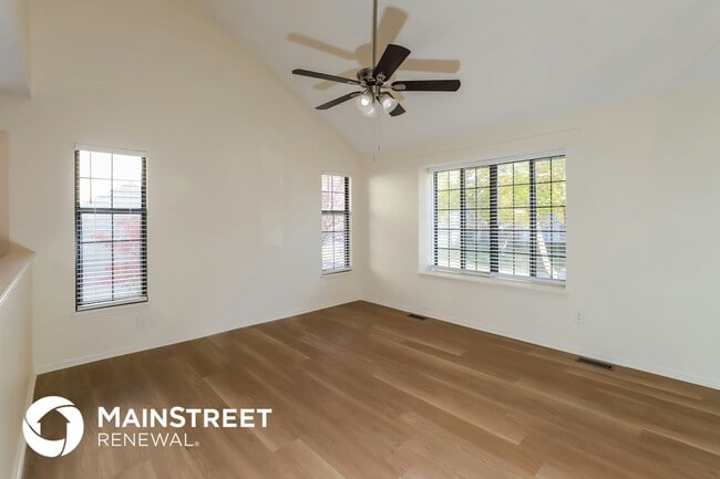 Photo - 404 SE Bristol Dr