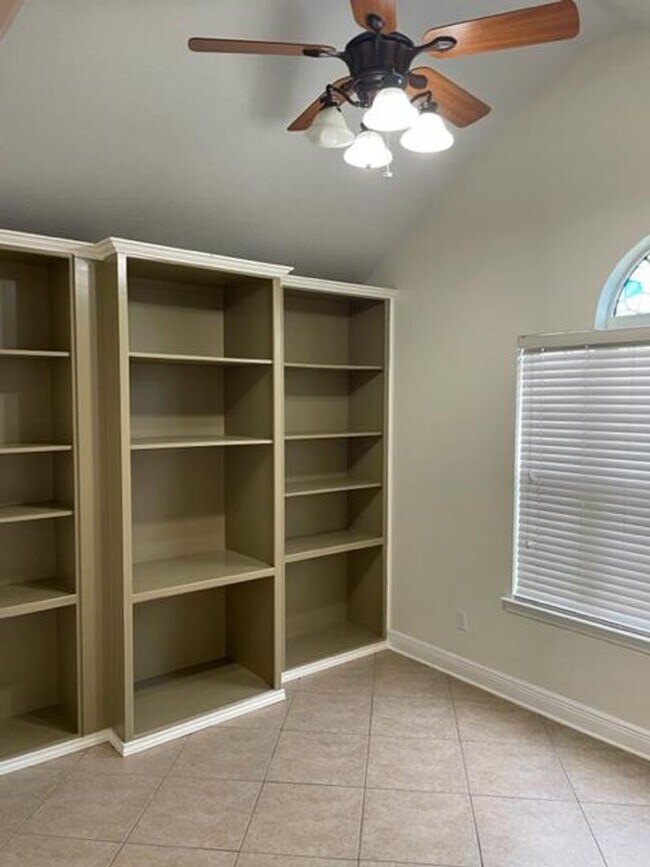 CUTE HOME in a GREAT LOCATION!! 3 Bedroom Rental House Rental in