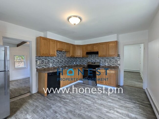 Building Photo - 41 Windsor St