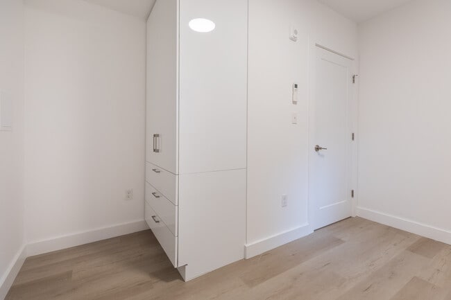 Photo - 2837 Washington St Unit 4