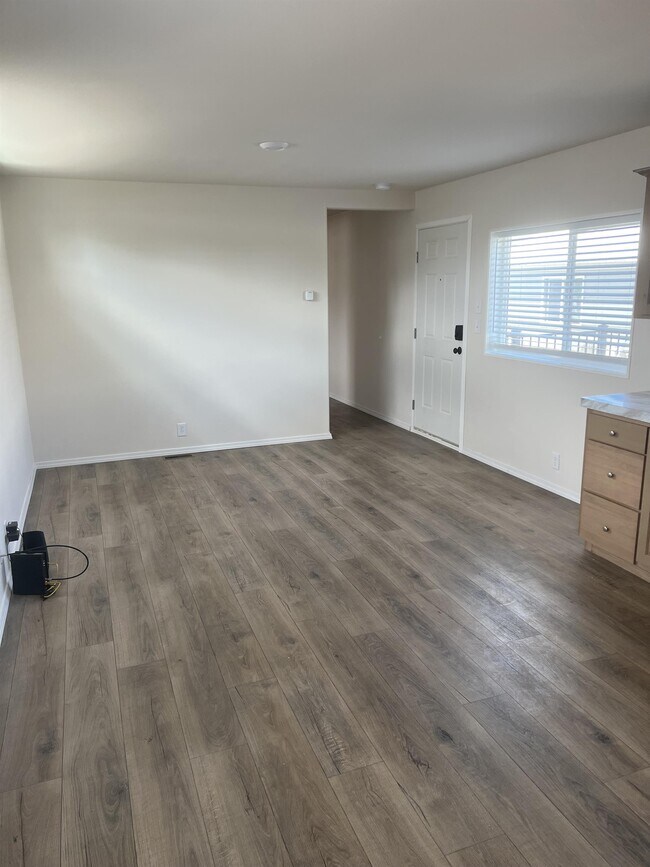 Photo - 107 Northside Dr