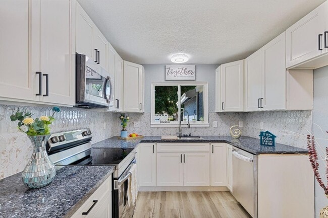 Photo - Move-In Special: Stunning Home Professiona...