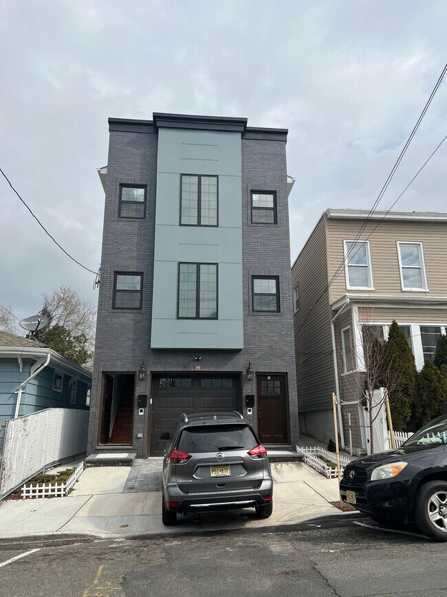 Photo - 290 Cator Ave House