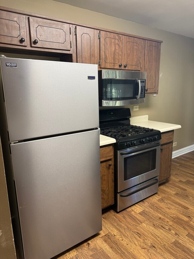 Photo - 216 Deerpath Ct Unit D1