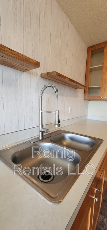 Photo - 300 N 5th Ave