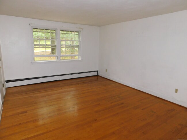 Building Photo - 10 Carpenter Rd Rental