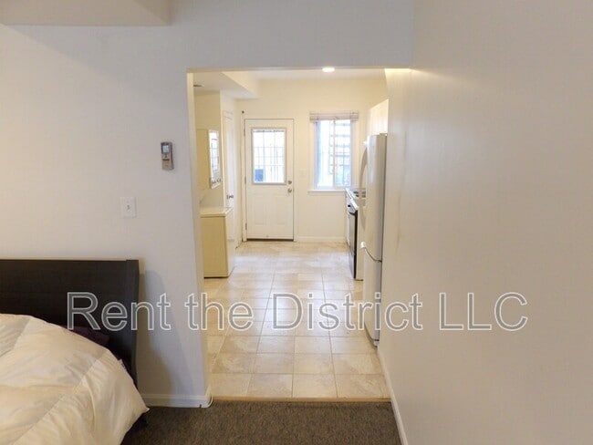 Photo - 403 M St NE Unit B