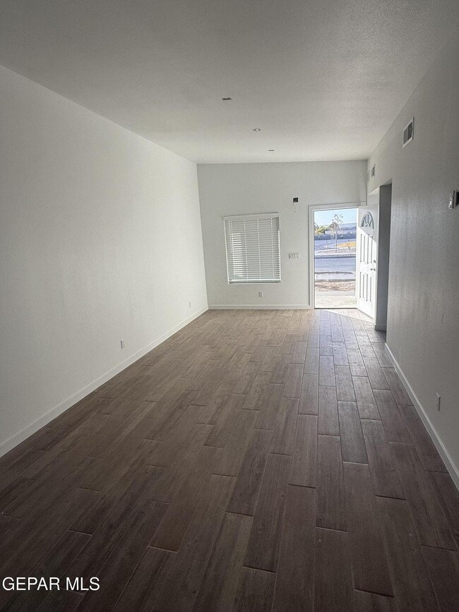 Photo - 7746 Kiely Rd