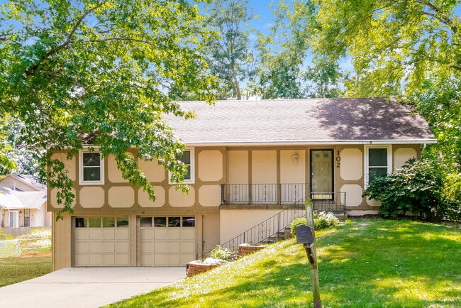 Building Photo - 102 Gilbert St