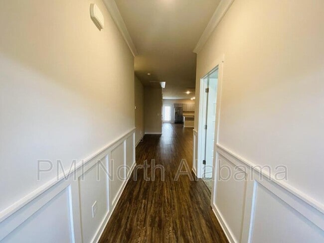 Photo - 408 Edgebrook Dr