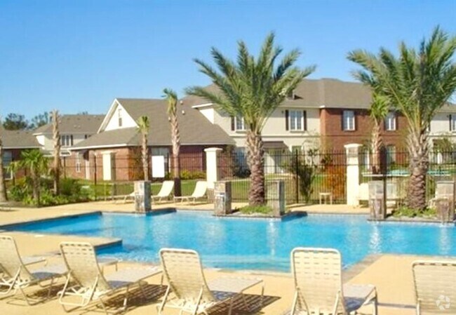 Building Photo - 3 Bedroom Townhouse Available now in a de...