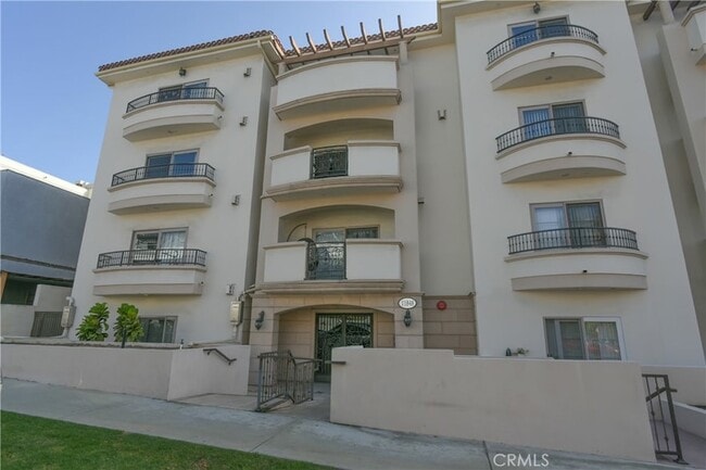 Photo - 11848 Kiowa Ave Unidad PH1 Rental