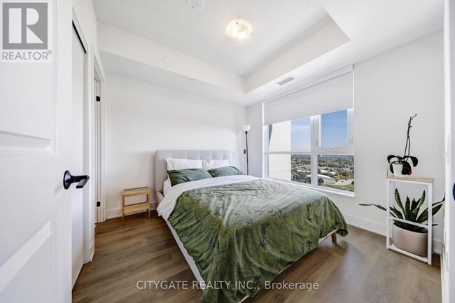 Photo - 202 Burnhamthorpe Rd E Unit 1610