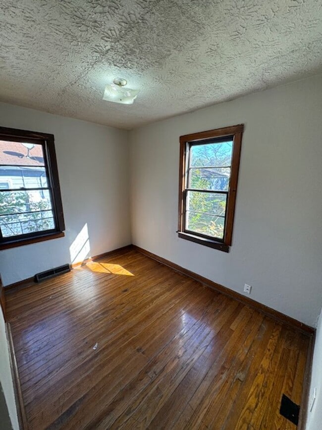 Photo - 4005 Holton Ave