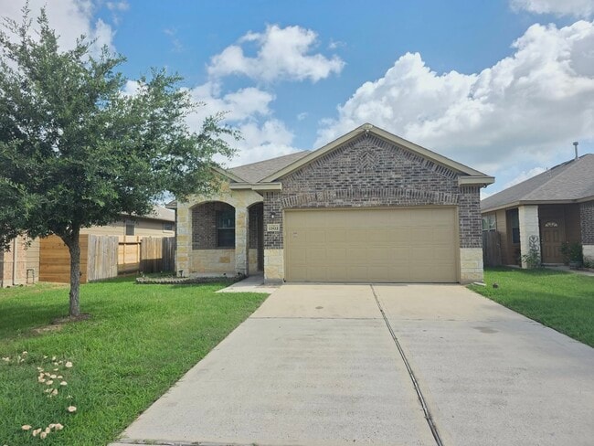 Building Photo - 12822 Pine Meadows St