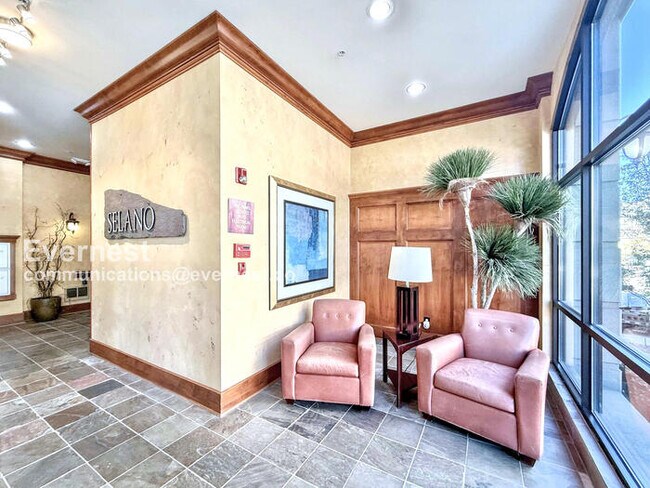 Photo - 133 Queen Anne Ave N Unidad 102