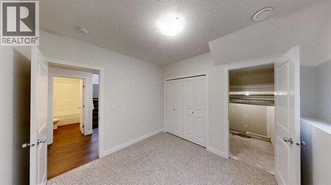 Photo - 9717-9112 112 Ave