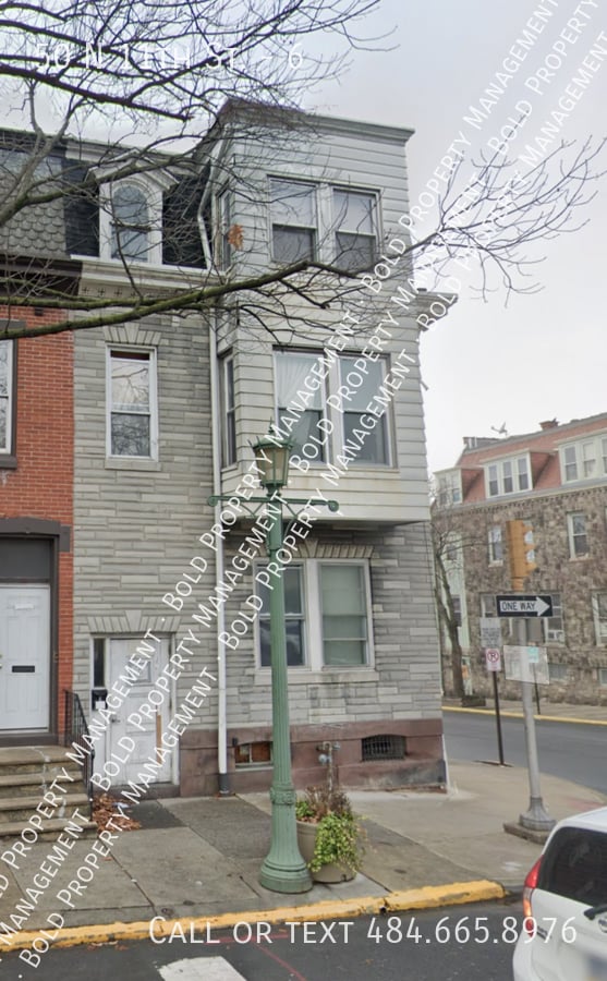 Building Photo - 50 N 11th St Unit 6