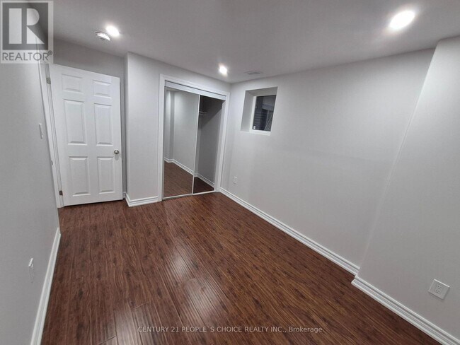 Photo - 4554 Willow Creek Dr