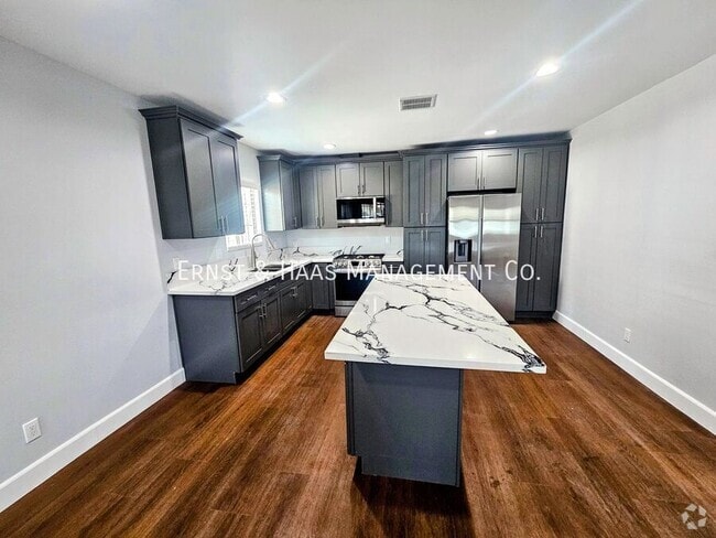 Building Photo - 1551 W 103rd St Unit 1551 Rental