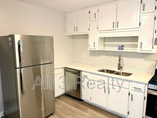 Photo - 295 Rogers St