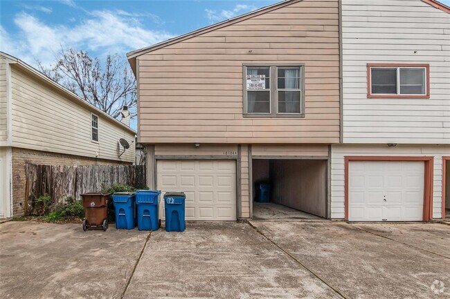 Building Photo - 18104 Kings Row Rental