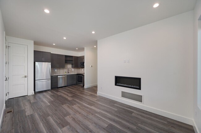 Photo - 75 Highnoon Way