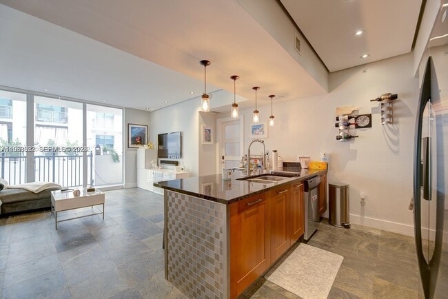 Building Photo - 4100 Salzedo St Unit 509