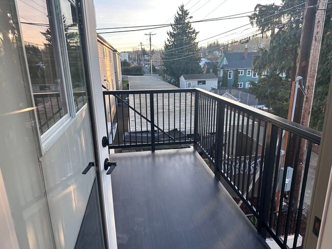 Photo - Live Easy Colby Heights, Brand new apartments! Unidad 204