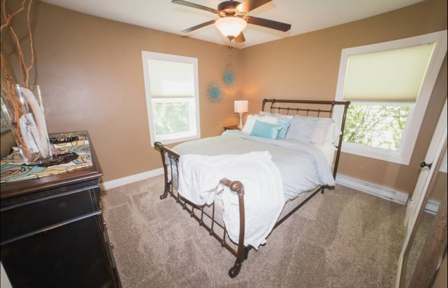 Photo - 1143 N 24th St