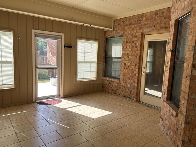 Photo - 203 Weeping Willow Ct