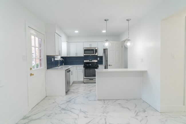 500 Adams Ln