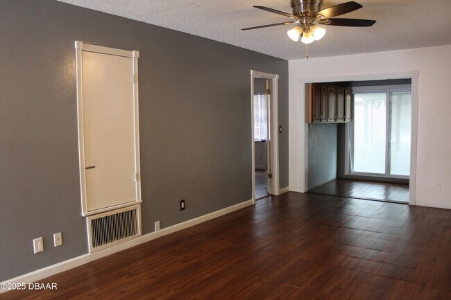 Photo - 903 W Millard Ct