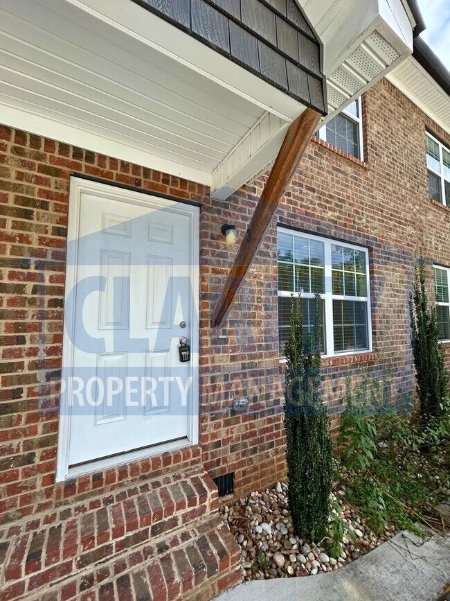 1807 Forest Ridge Dr SW Unit 3