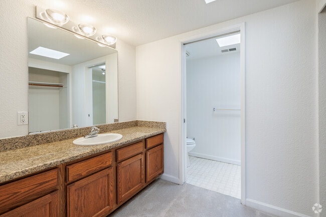 South 2BR 2BA Primary Ensuite - Sycamore Green Apartments