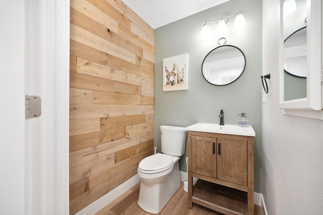 Photo - 841 N 5th St