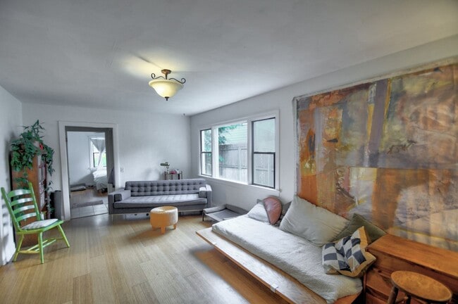 Photo - Charming 1-Bedroom Unit in Eastside Olympia