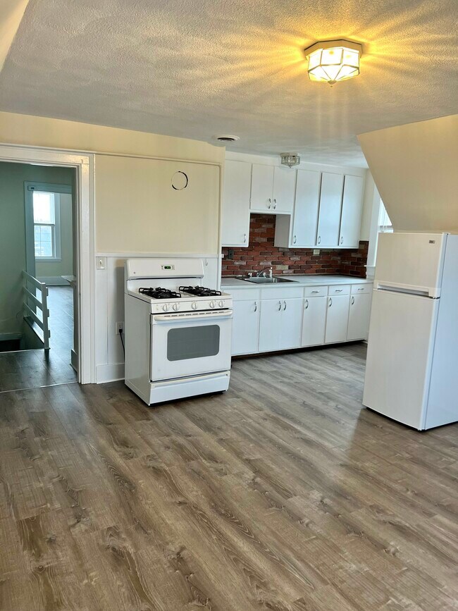 Photo - 31 Warren Ave Apartments Unit 3