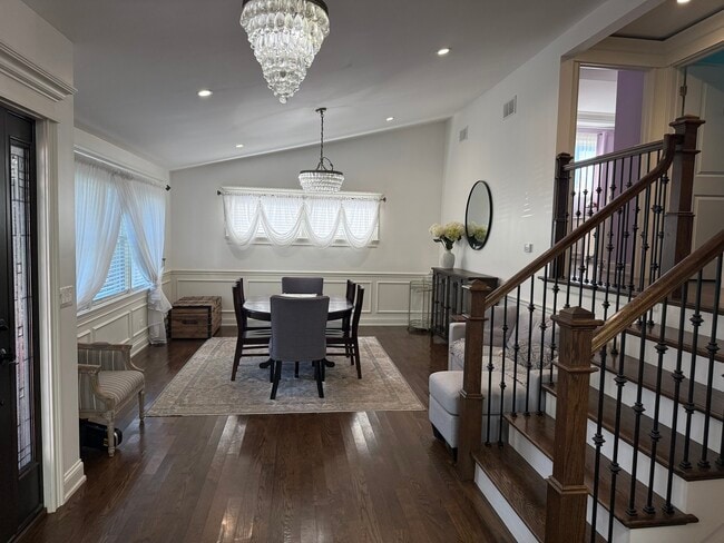 Photo - 1316 W 59th St