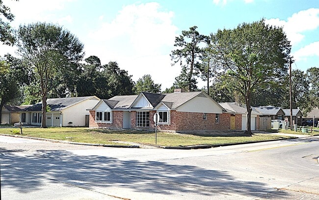 Building Photo - 23331 Birnam Wood Blvd