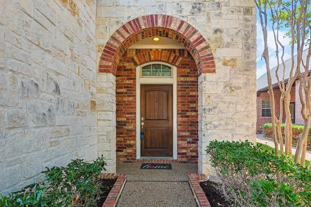 Photo - 304 Sir Brine Dr