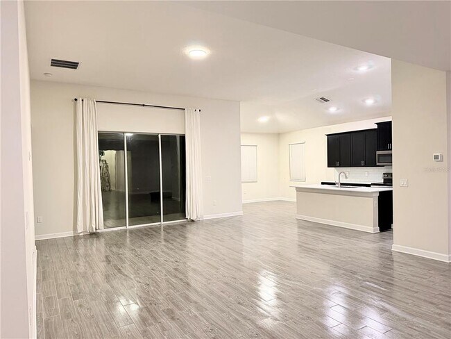 Photo - 2065 Camden Loop