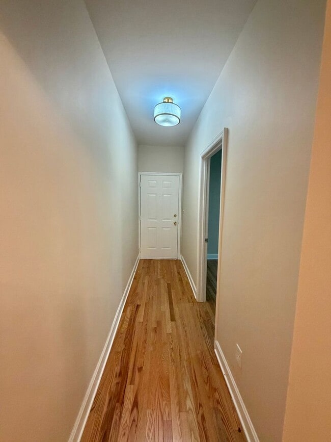 610 E Duffy St Unit 610 E Duffy St