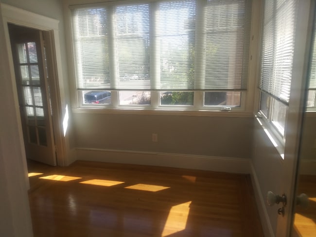 Building Photo - 428 Perkins St