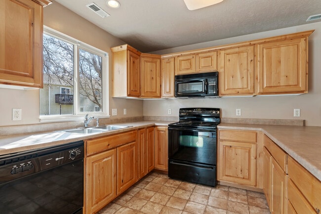 Photo - 1077 E 1675 S