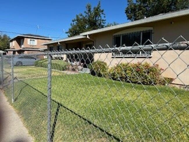 Photo - 1013 Roanoke Ave