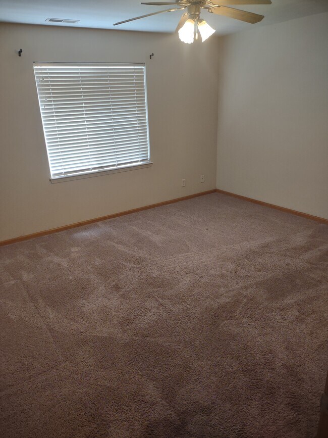 2233 Surfside Dr Townhome Townhome Rental in Lincoln NE