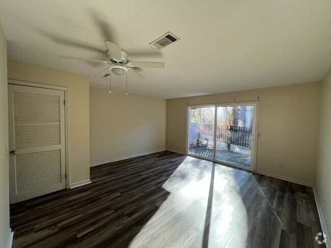 Building Photo - Townhouse for Rent